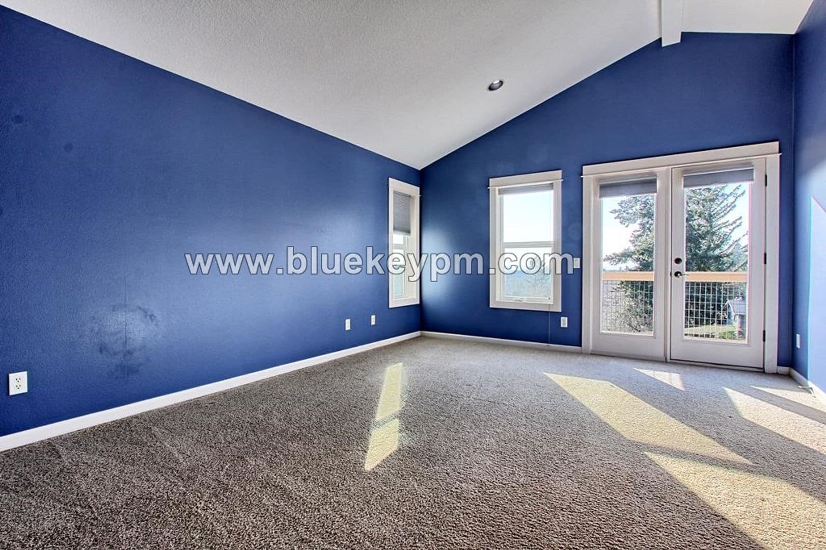 Portland House: 561 NW Lamonde Terrace