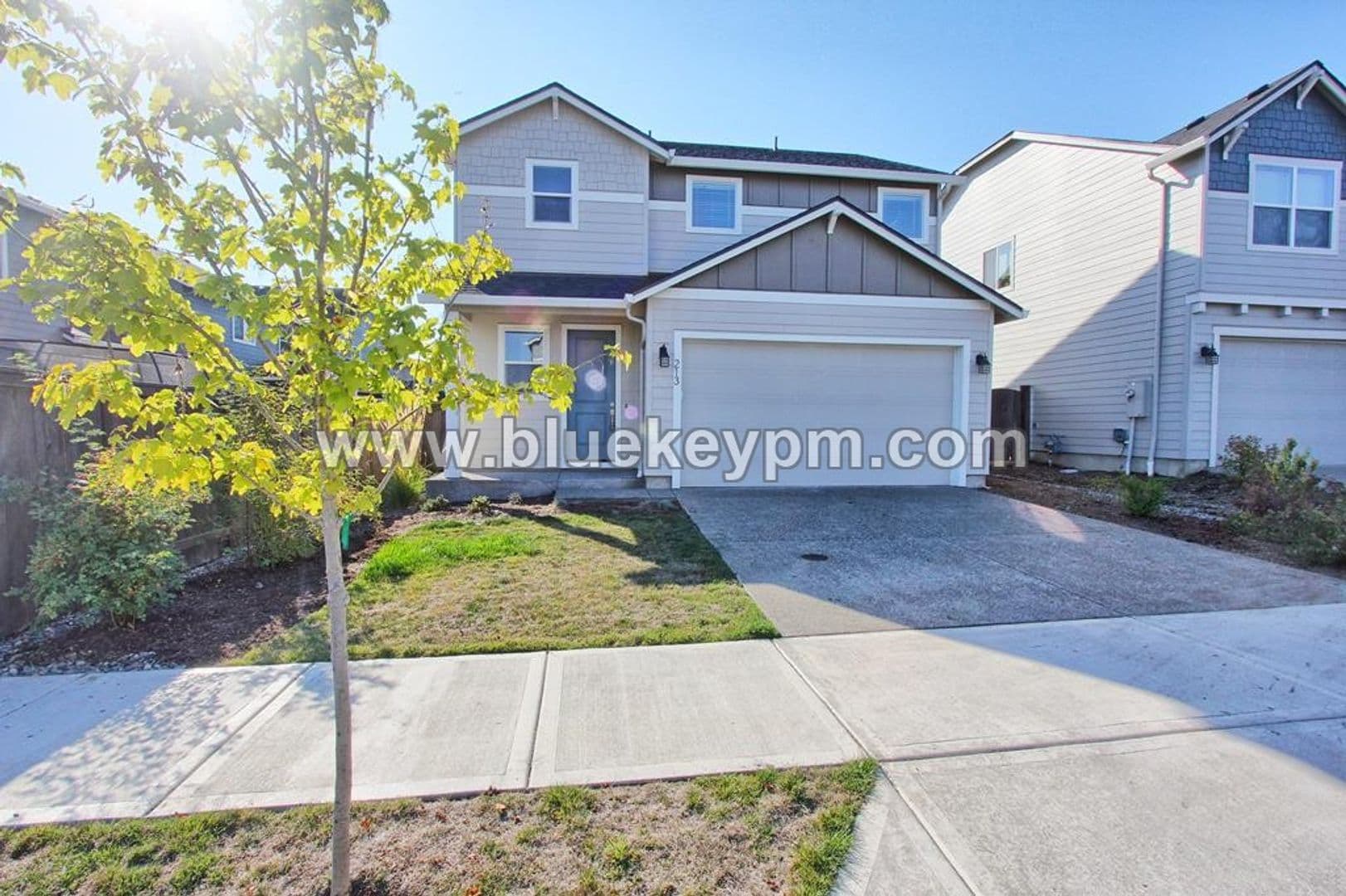 Ridgefield House: 213 S. 88th Drive