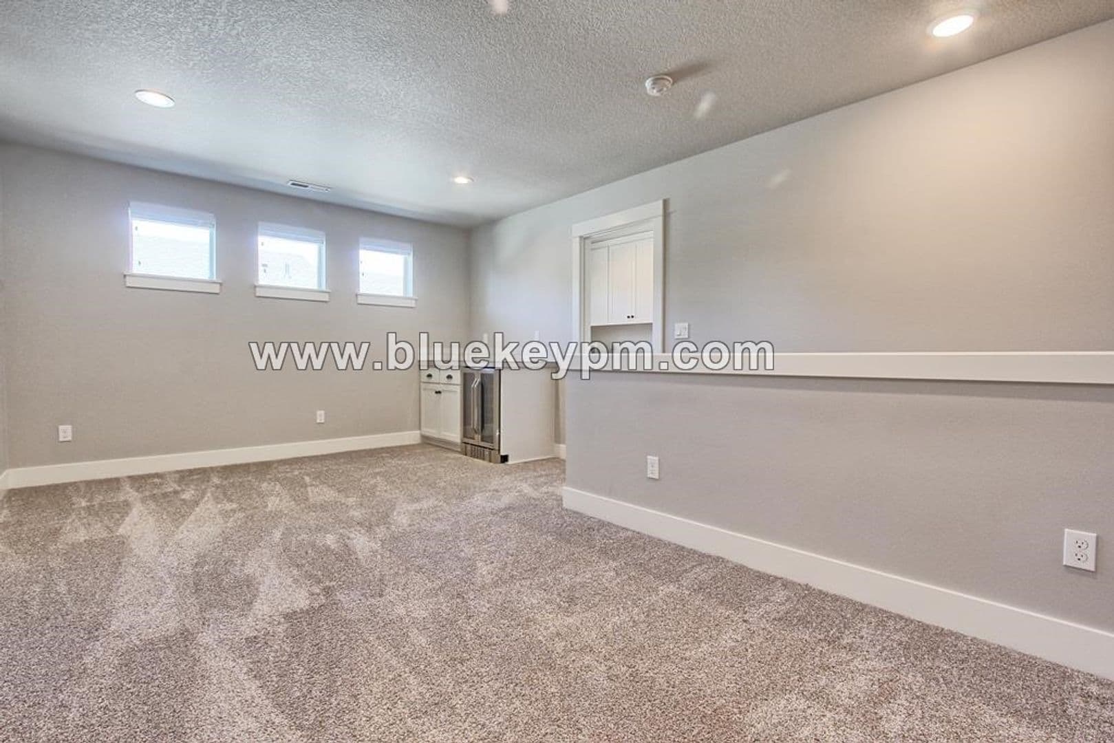 Vancouver House: 6904 NE 72nd Way
