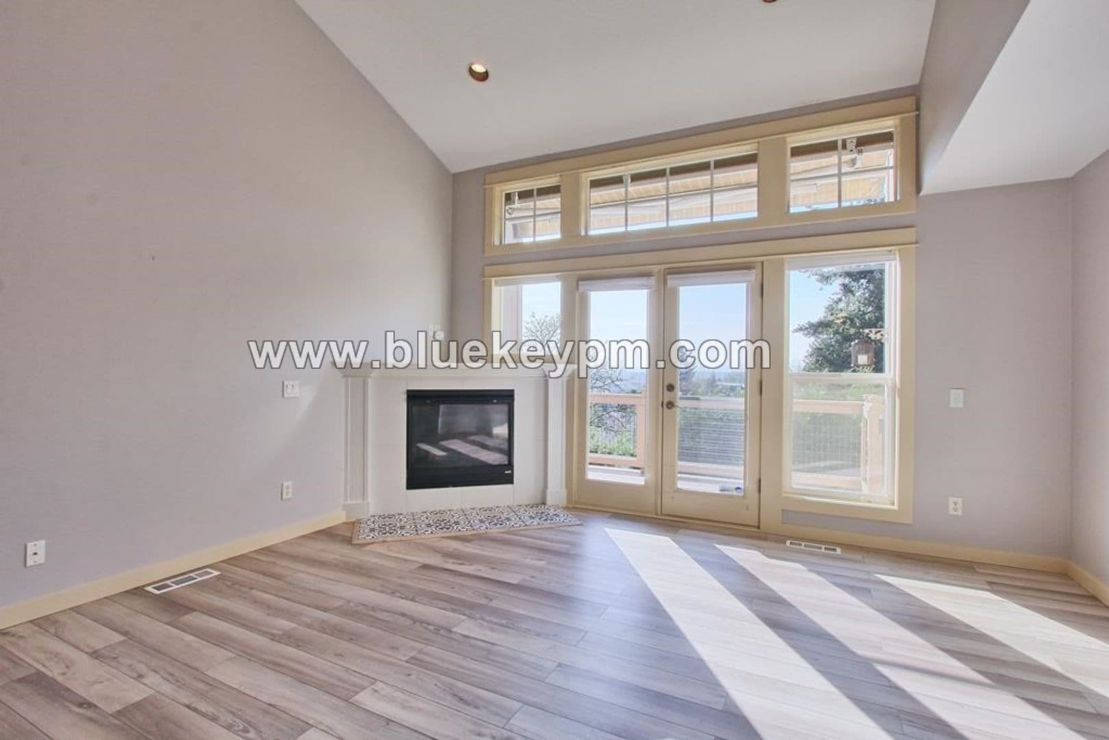 Portland House: 561 NW Lamonde Terrace