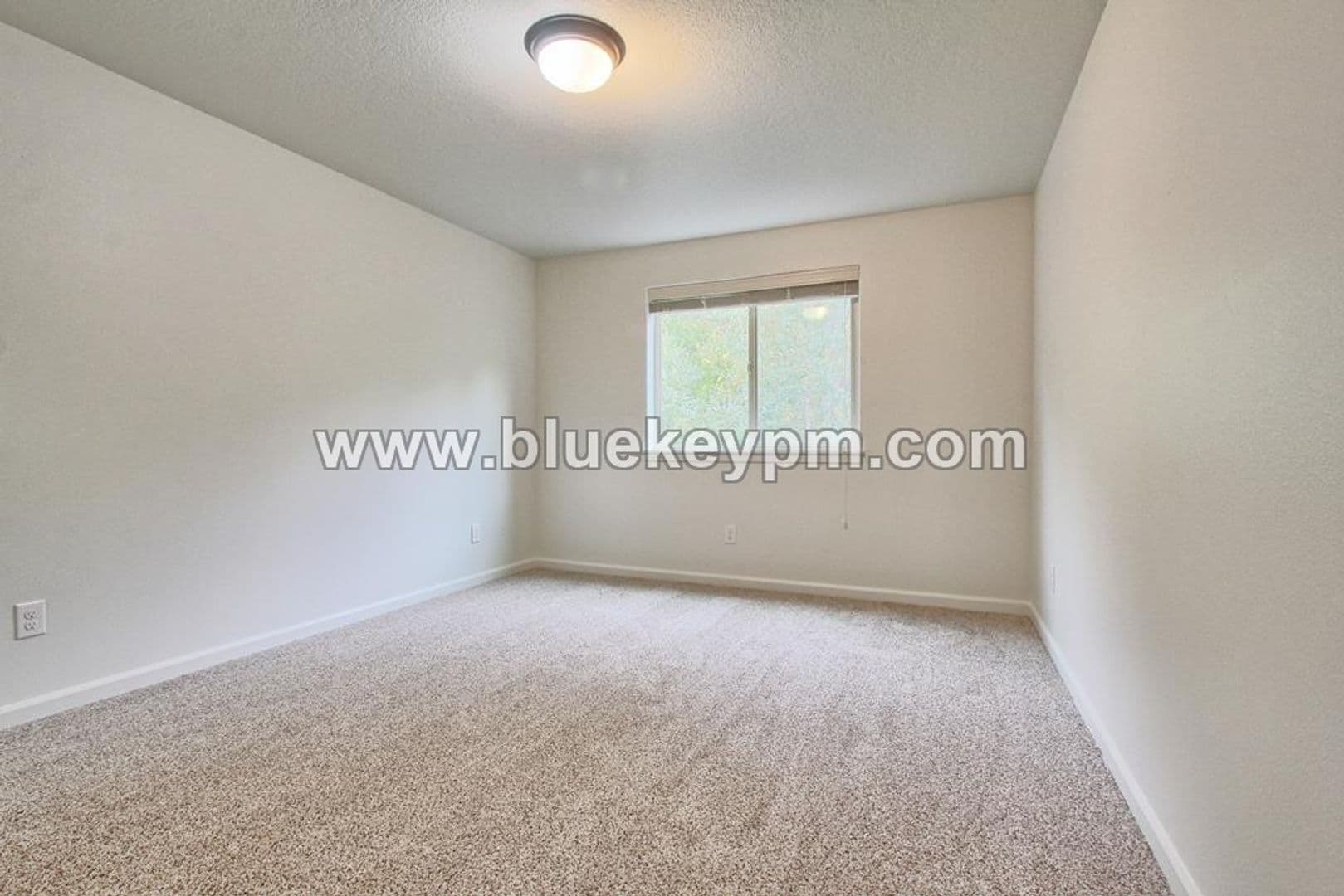 Ridgefield House: 121 N. 42nd Place