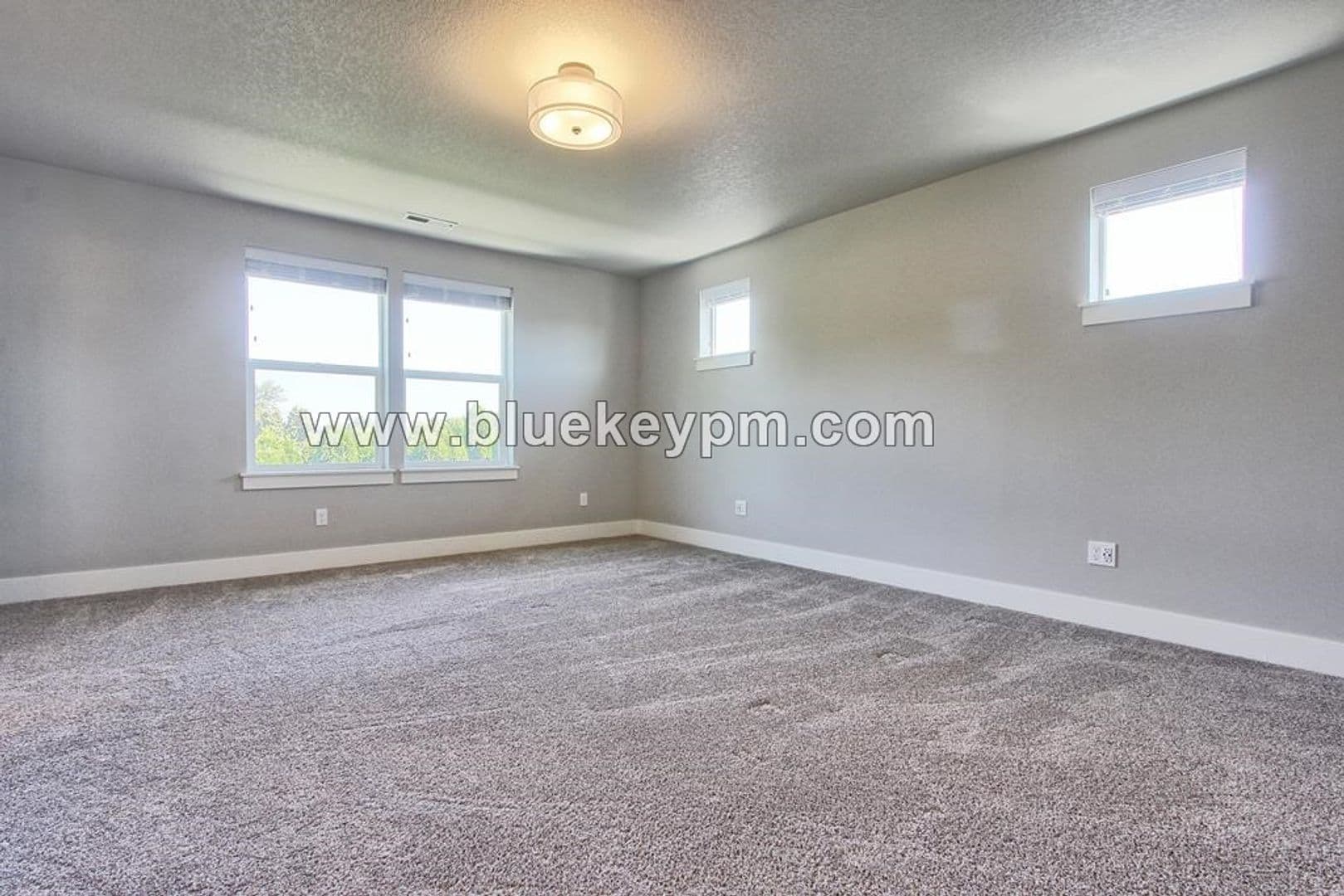 Vancouver House: 6904 NE 72nd Way