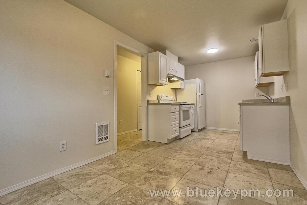 Vancouver House: 2801 E 32nd Street, Unit 3