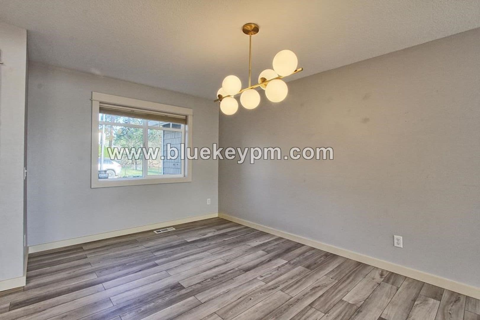 Portland House: 561 NW Lamonde Terrace