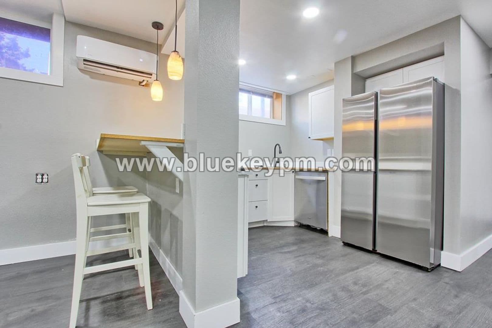 Vancouver House: 2400 Lincoln Avenue   #A