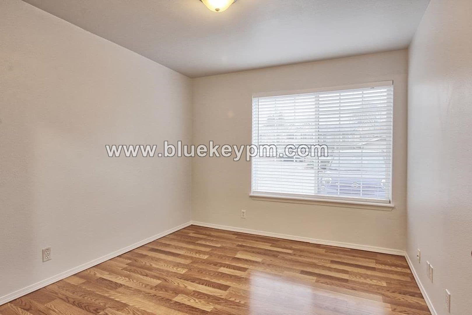 Vancouver House: 5313 NE 66th Avenue  #G53