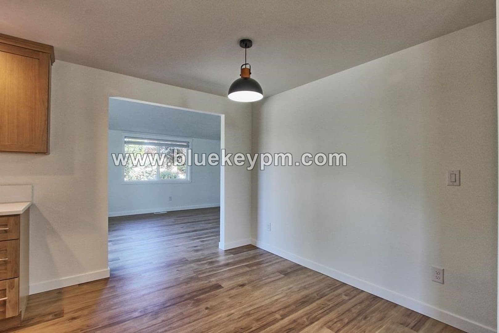 Vancouver House: 707 NE 160th Avenue