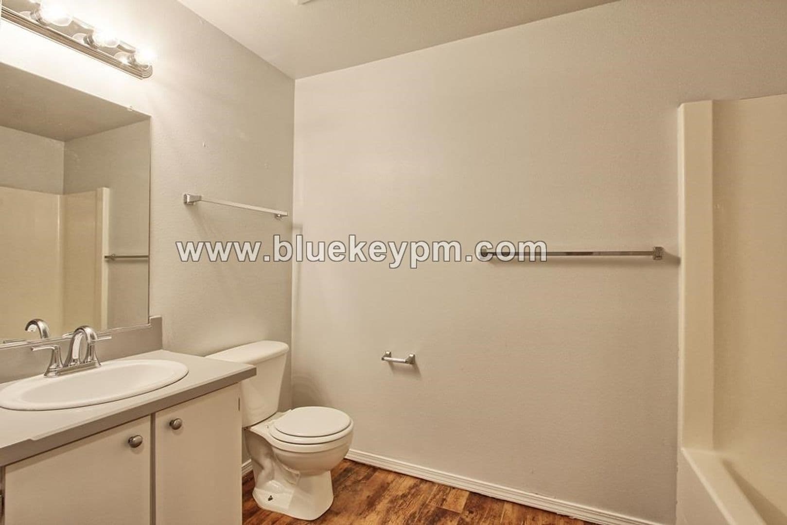 Vancouver House: 5313 NE 66th Avenue  #G53