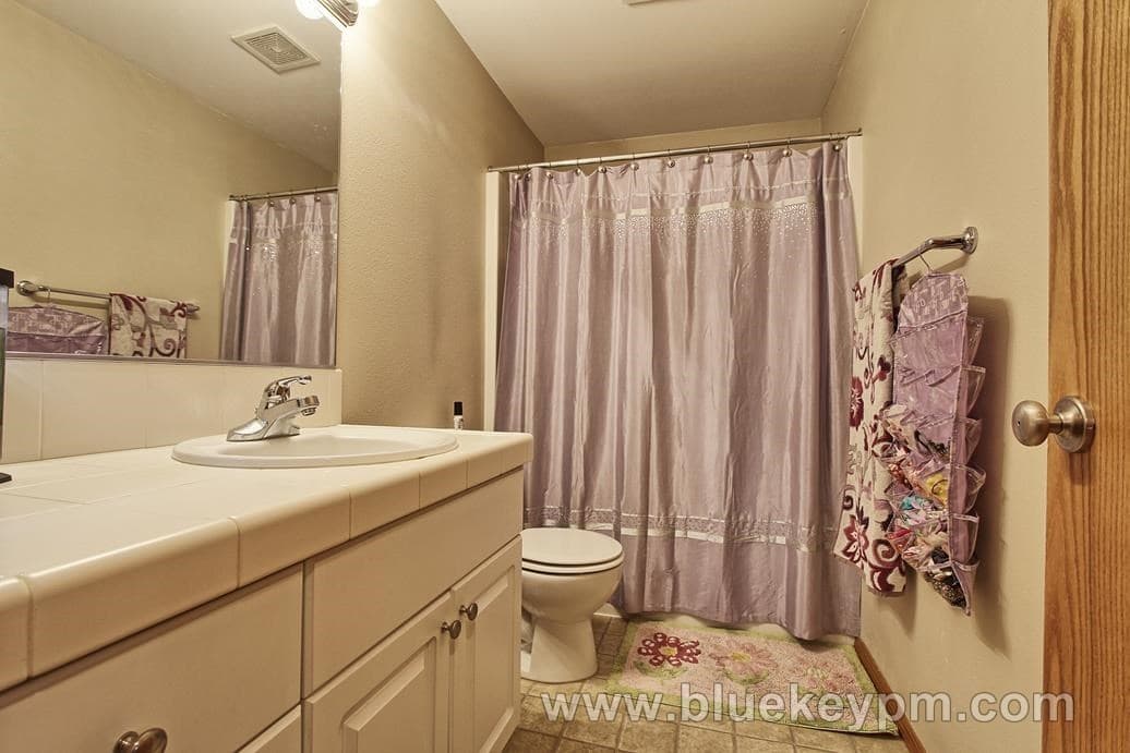Vancouver House: 4018 NE 91st Street