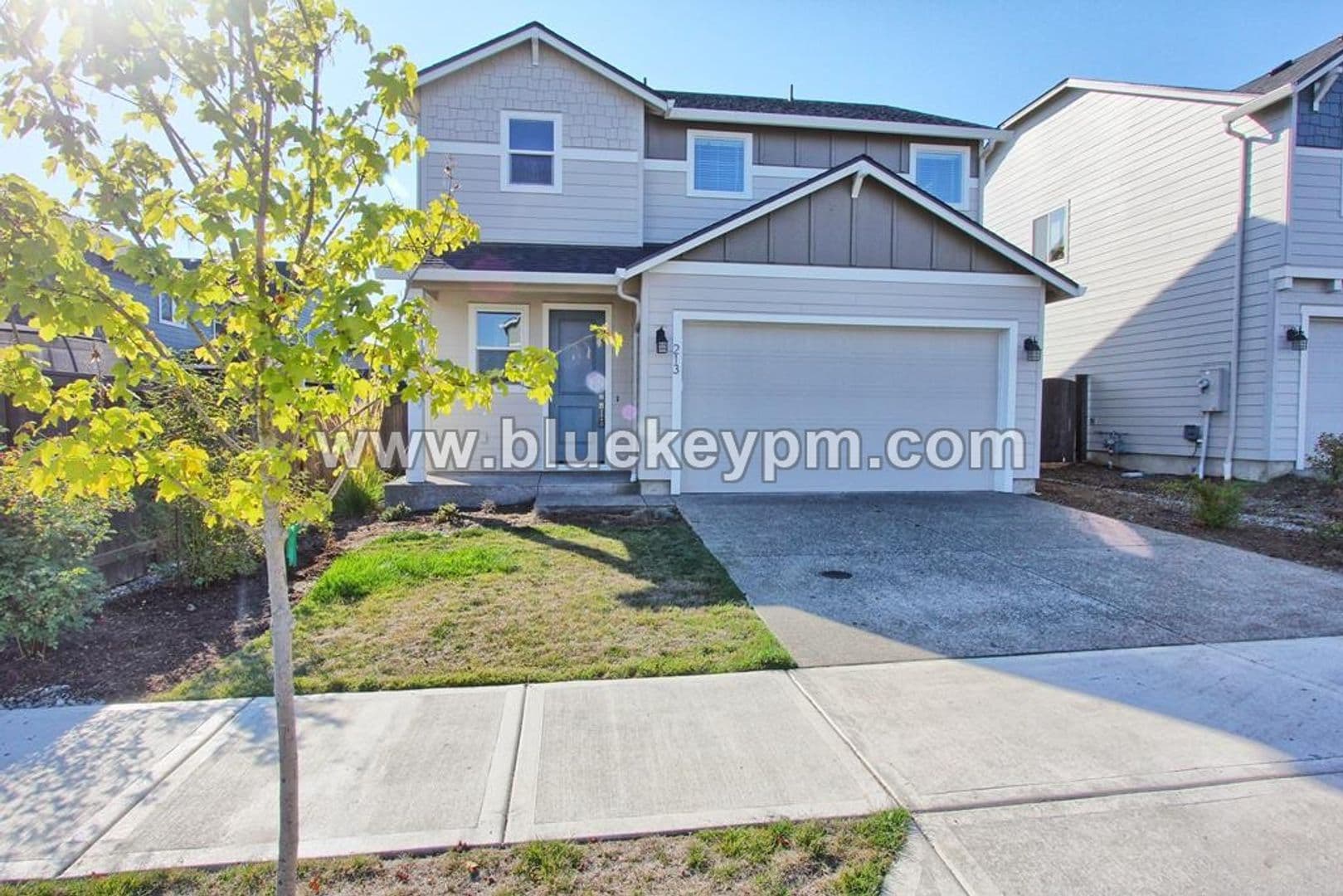 Ridgefield House: 213 S. 88th Drive