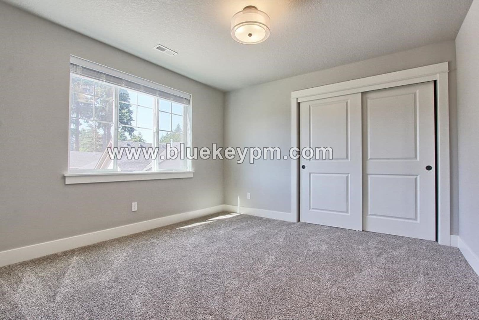 Vancouver House: 6904 NE 72nd Way
