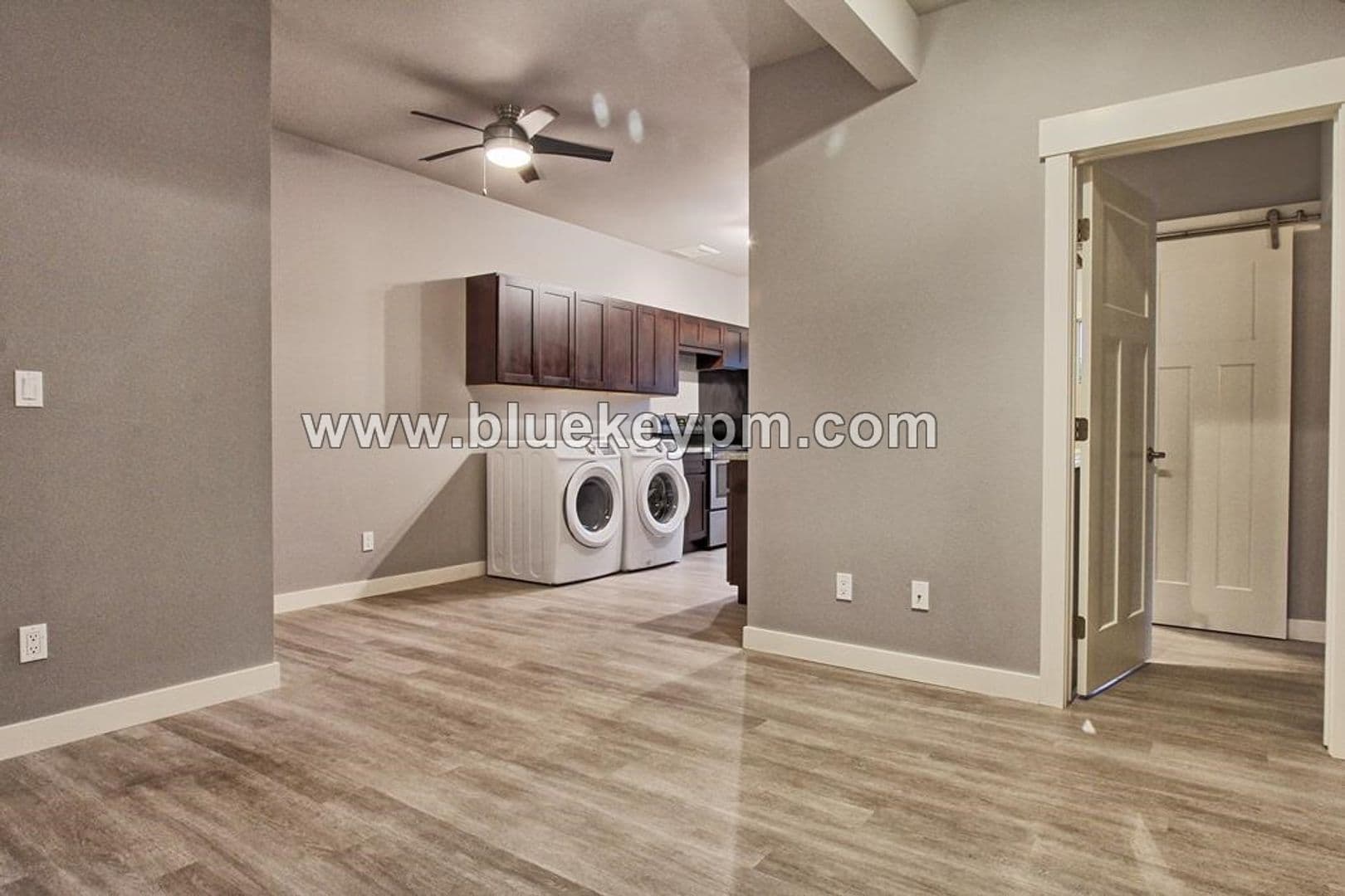 Portland Apartment: 2422 NE Glisan Street
