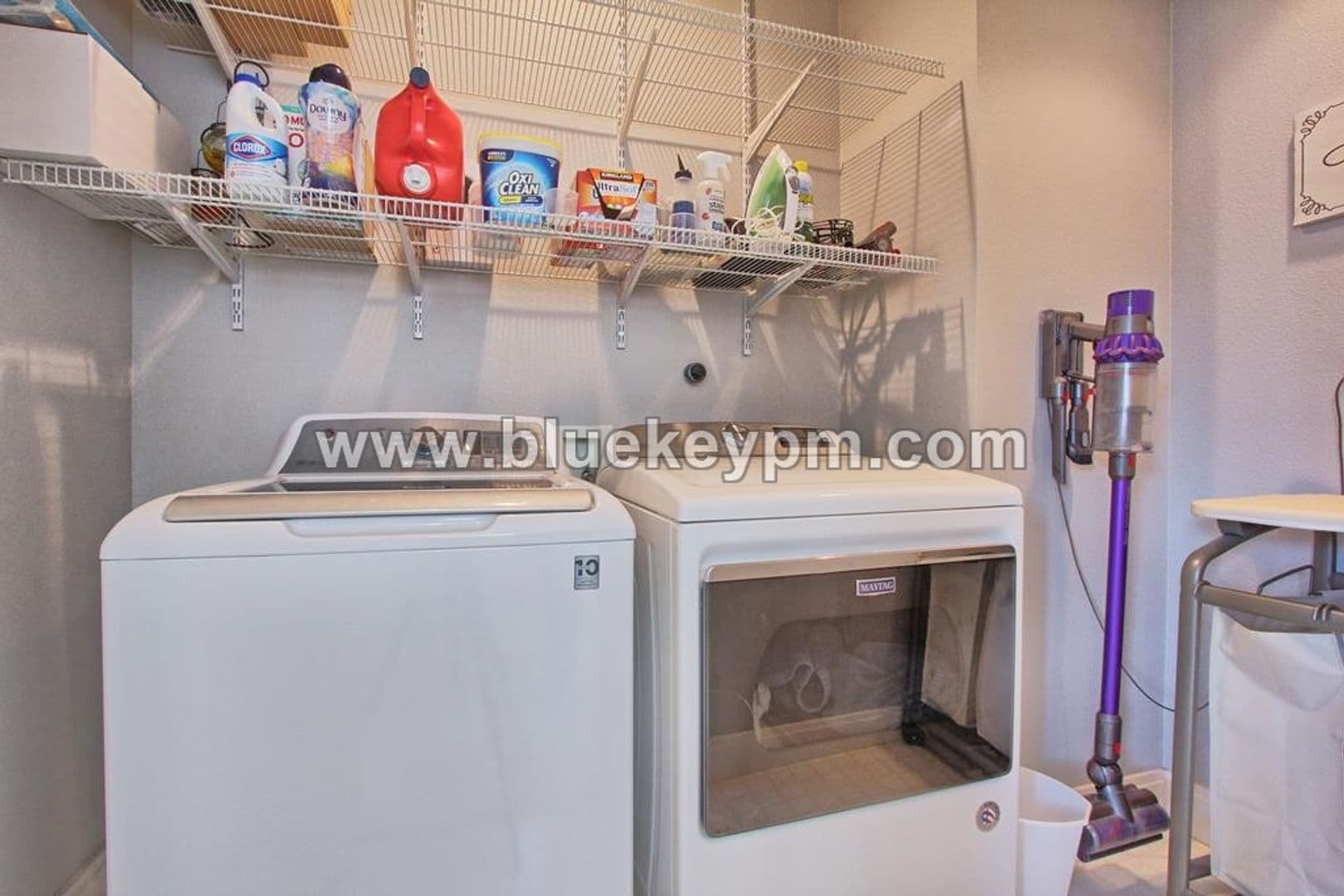 Beaverton House: 12207 SW Meader Way