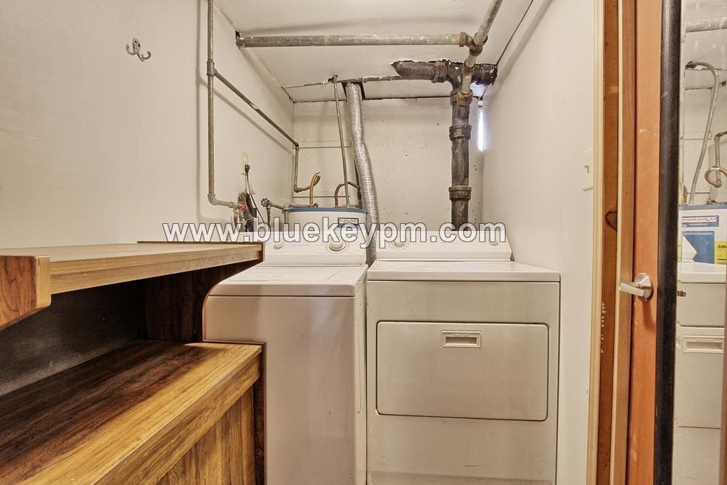 Portland House: 2952 SW Huber Street  Unit B