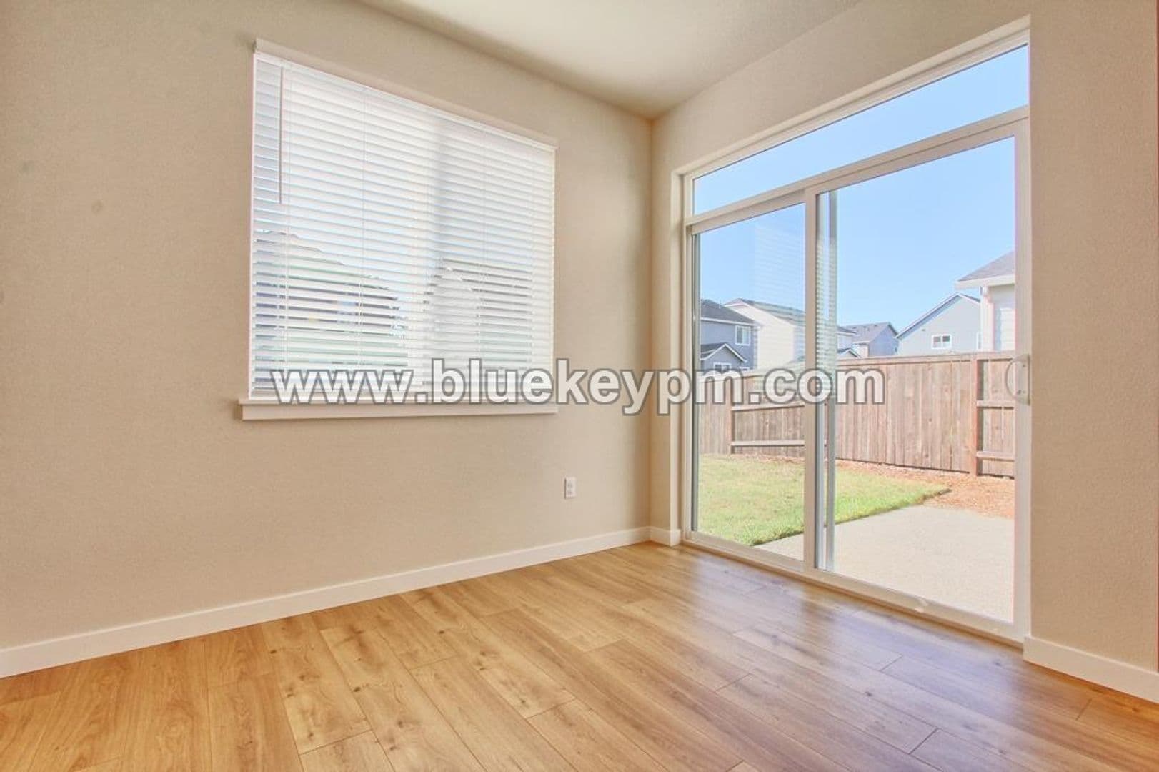 Ridgefield House: 213 S. 88th Drive