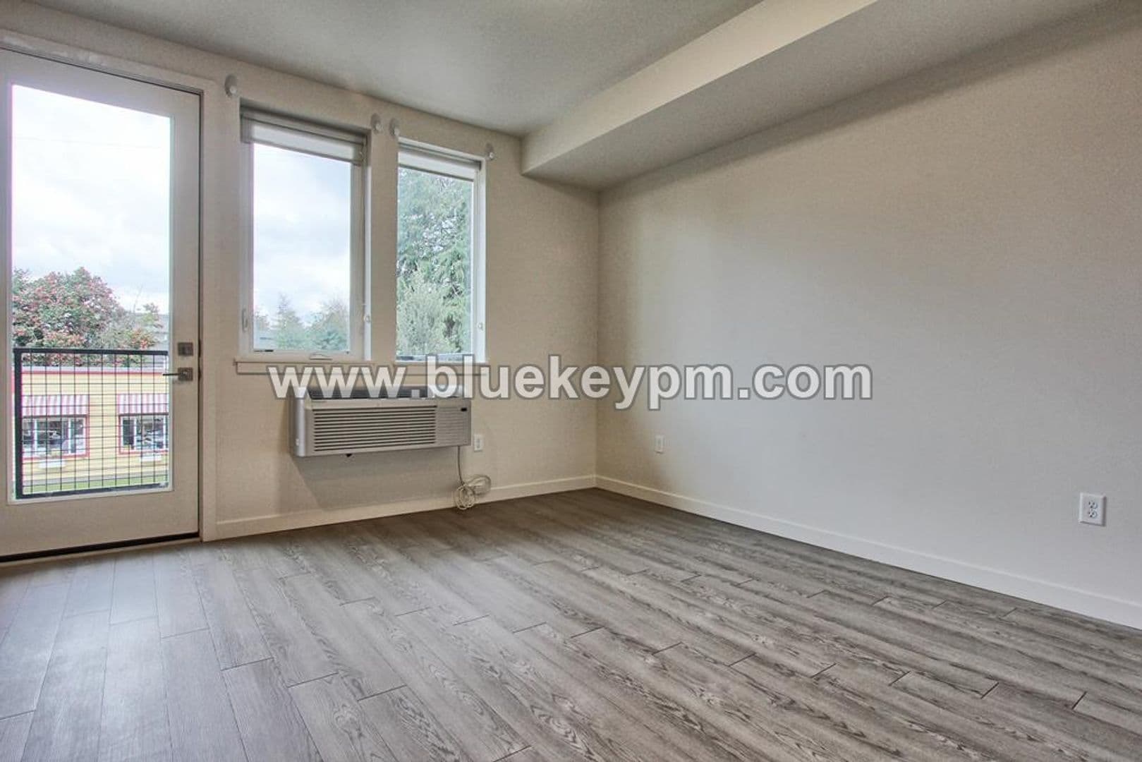 Portland Apartment: 1515 N. Simpson Street