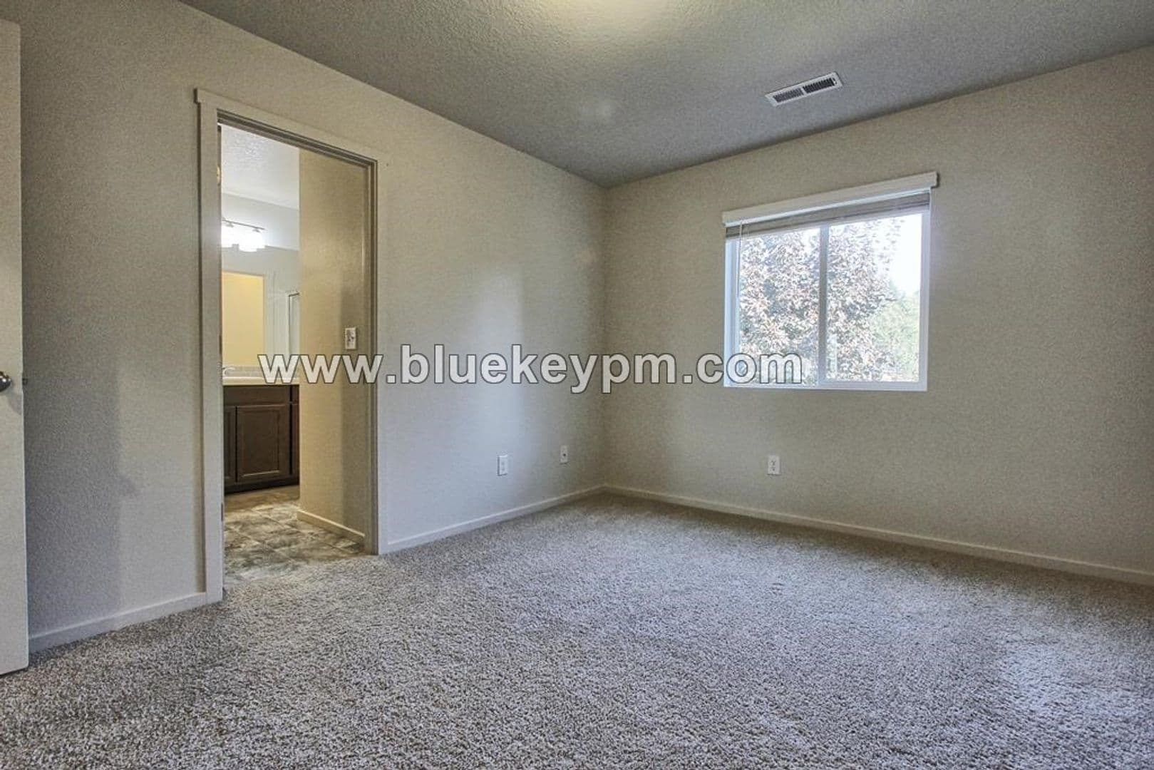 Vancouver House: 2121 NE 118th Place