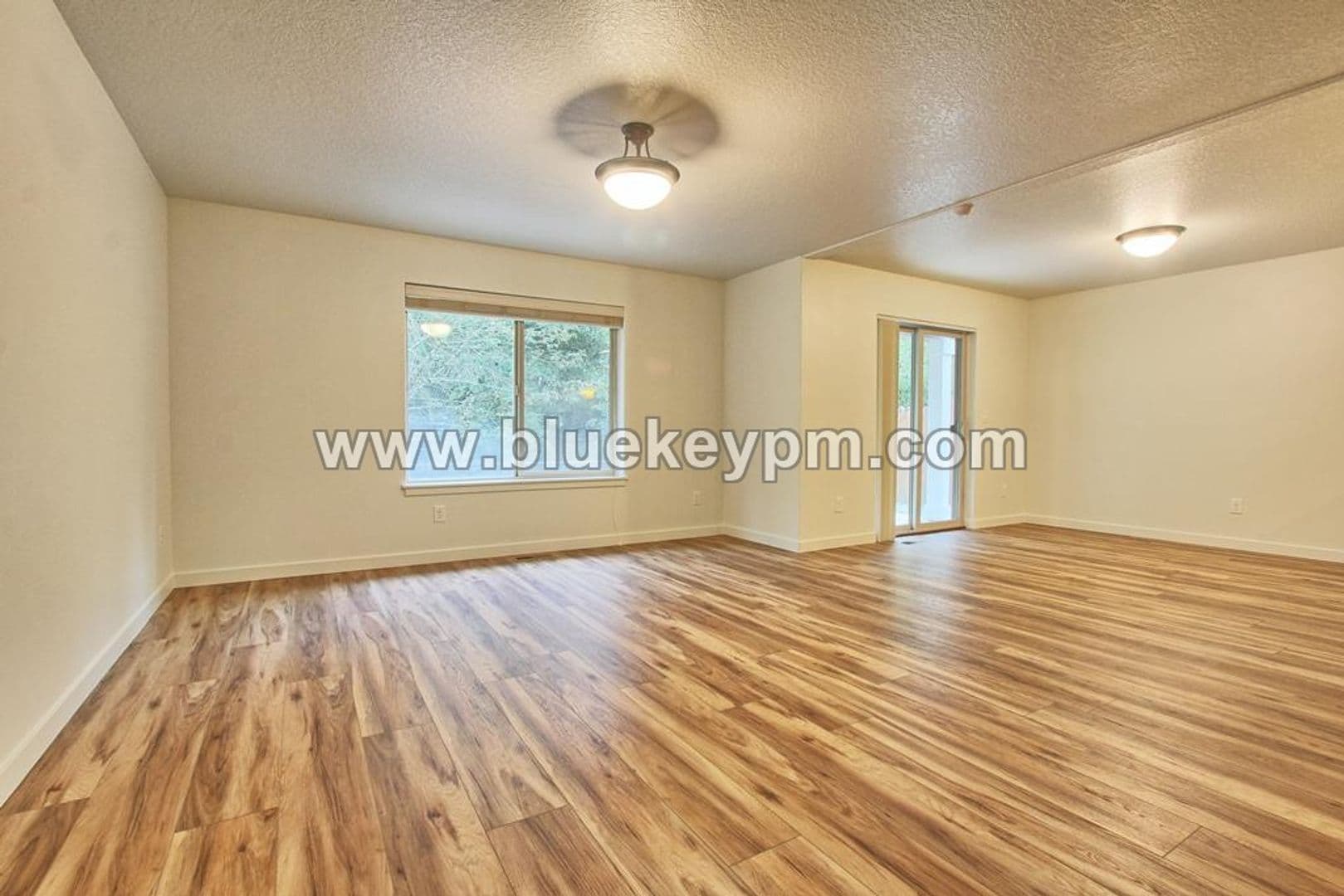 Ridgefield House: 121 N. 42nd Place