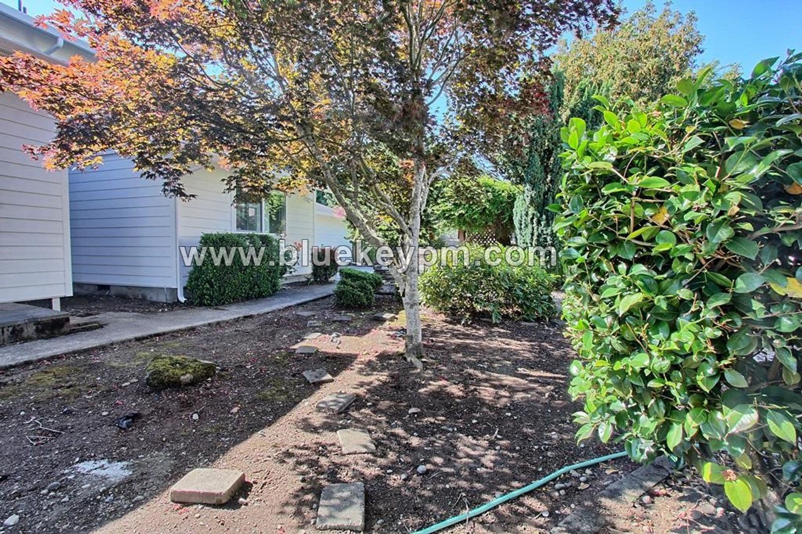 Vancouver House: 707 NE 160th Avenue