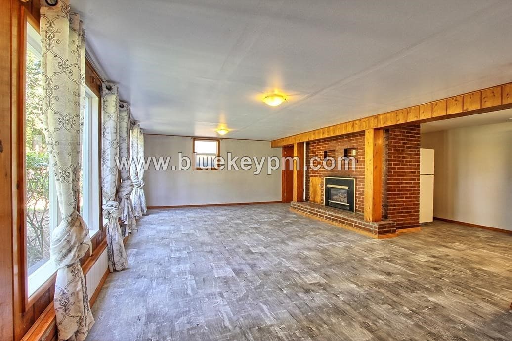 Portland House: 2952 SW Huber Street  Unit B