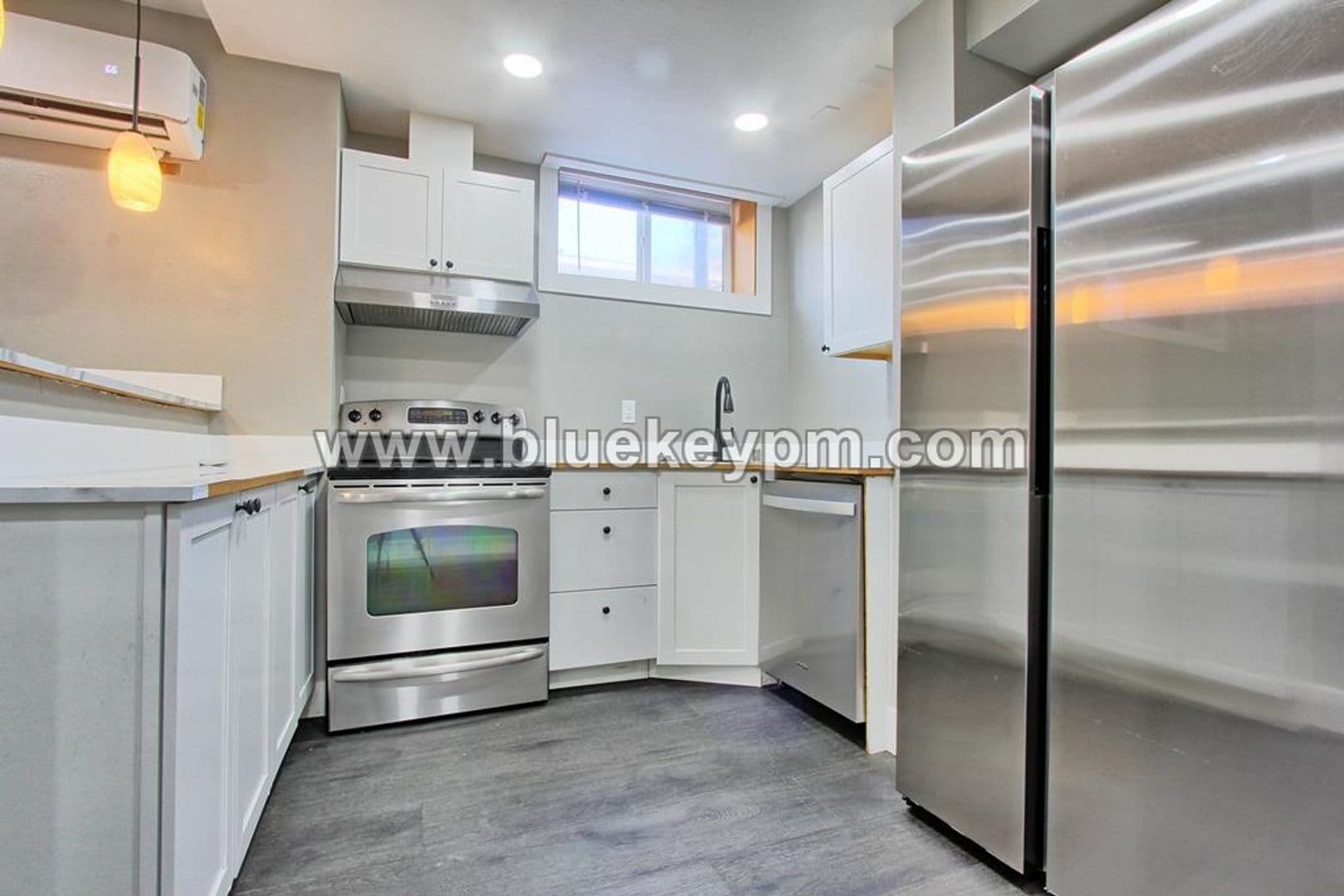 Vancouver House: 2400 Lincoln Avenue   #A