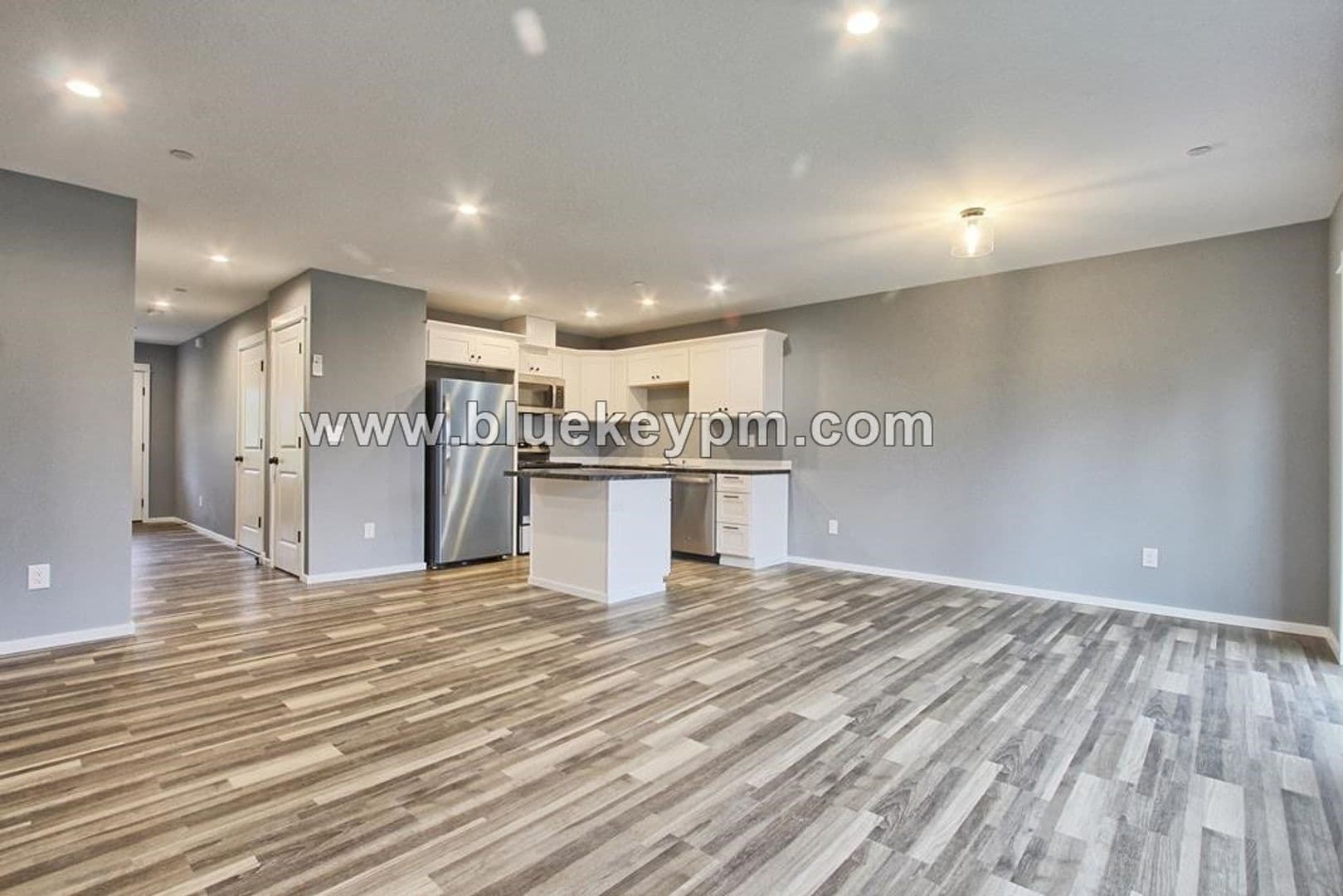 La Center House: 318 East 7th Street