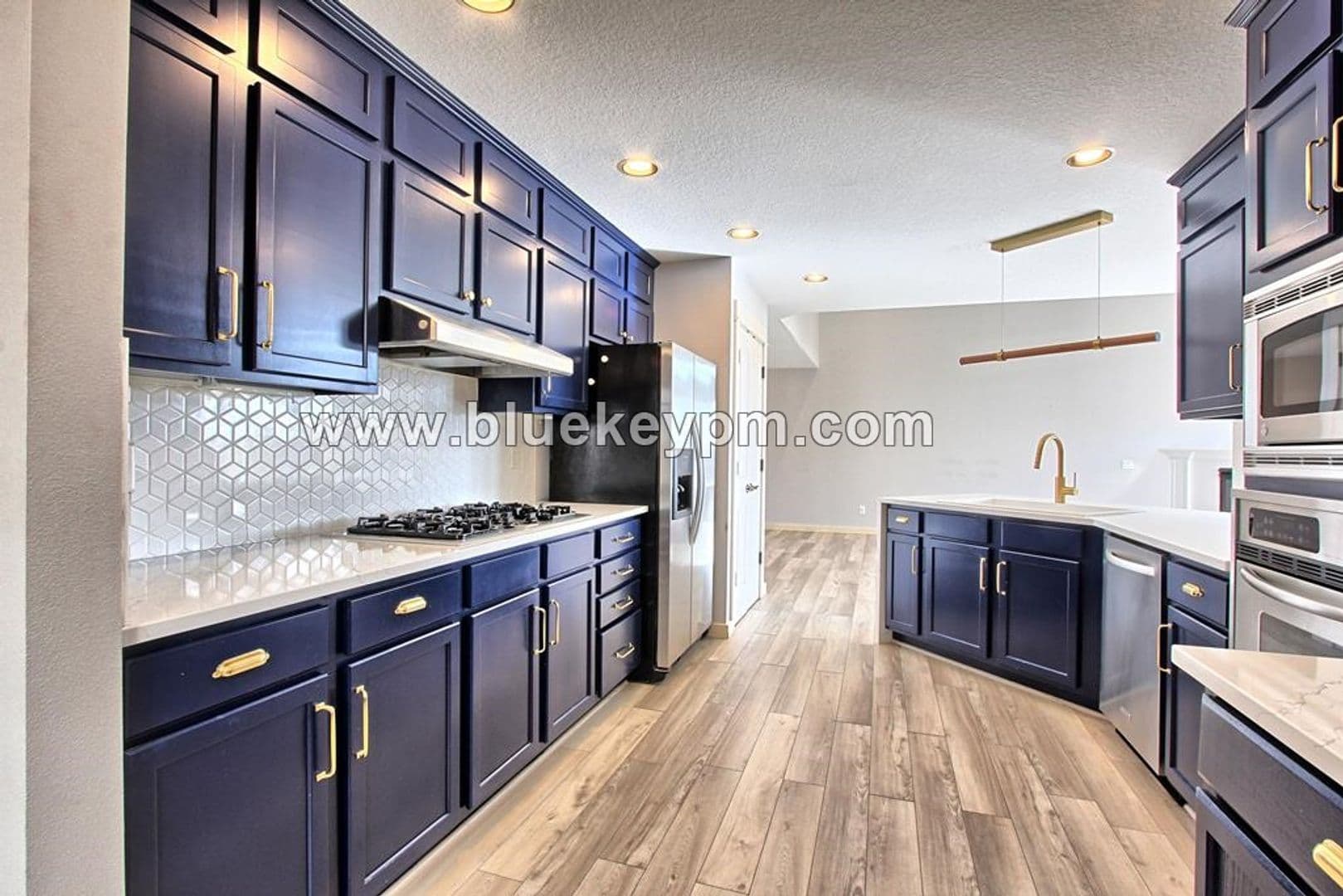 Portland House: 561 NW Lamonde Terrace