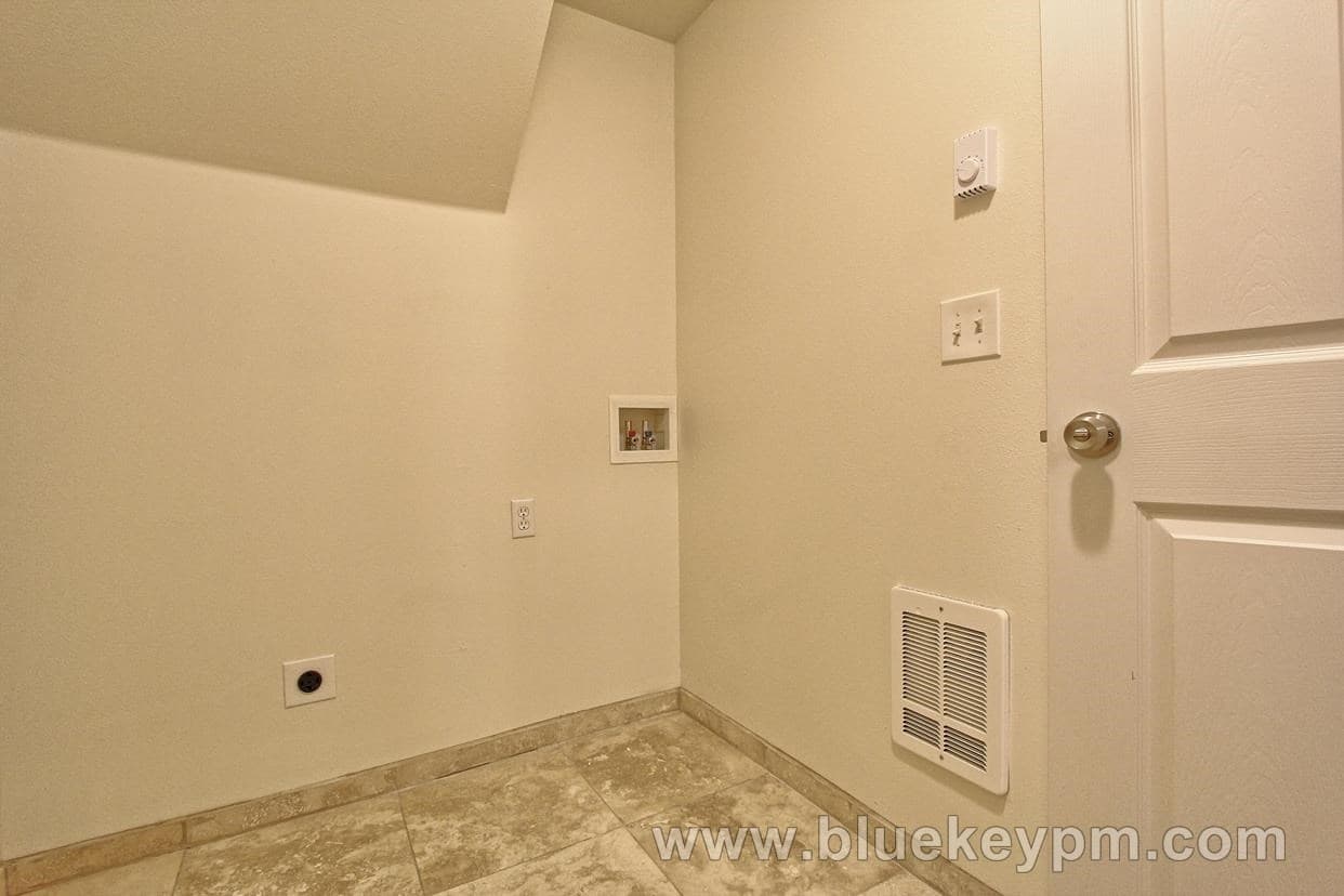 Vancouver House: 2801 E 32nd Street, Unit 3