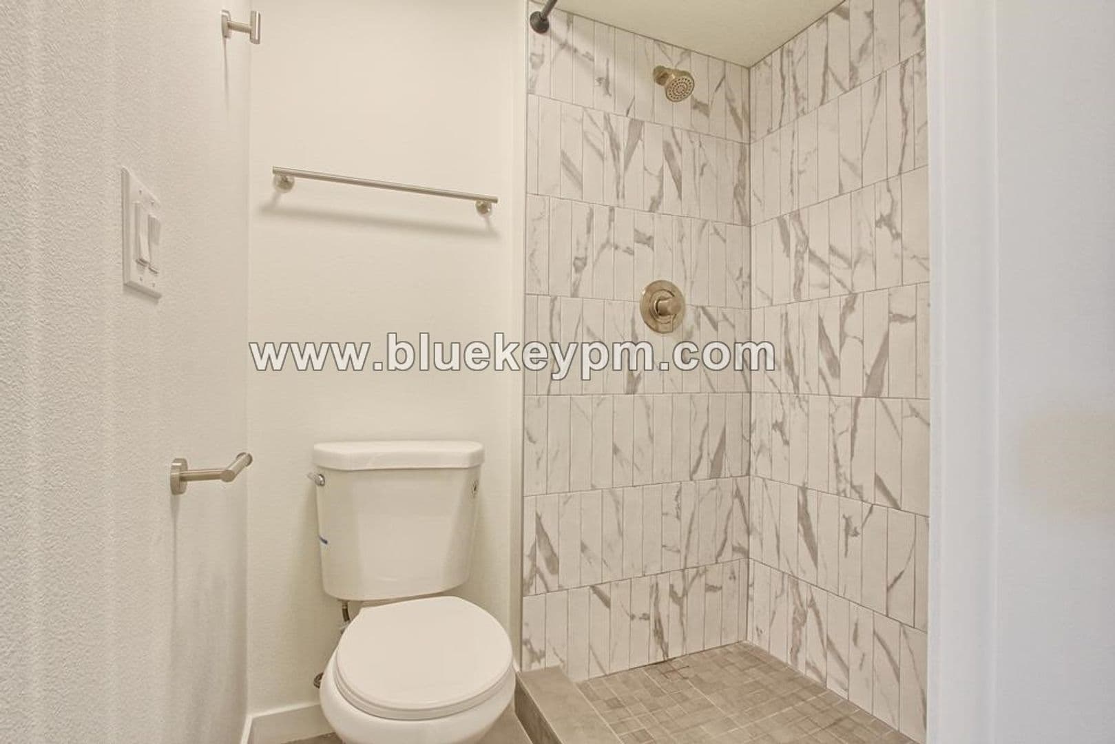 Vancouver House: 707 NE 160th Avenue