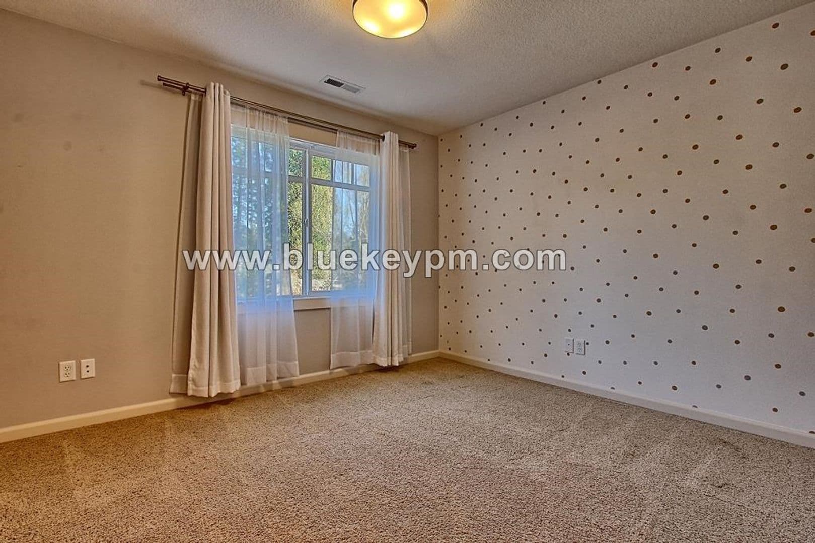 Portland House: 561 NW Lamonde Terrace