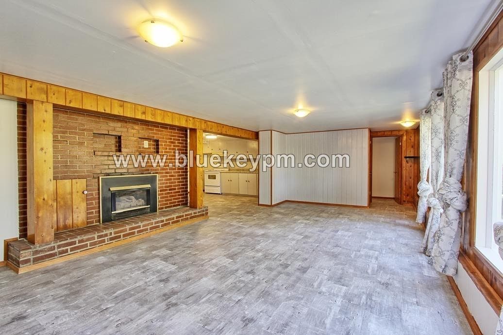 Portland House: 2952 SW Huber Street  Unit B