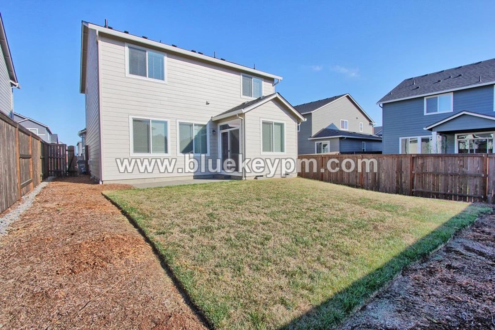 Ridgefield House: 213 S. 88th Drive