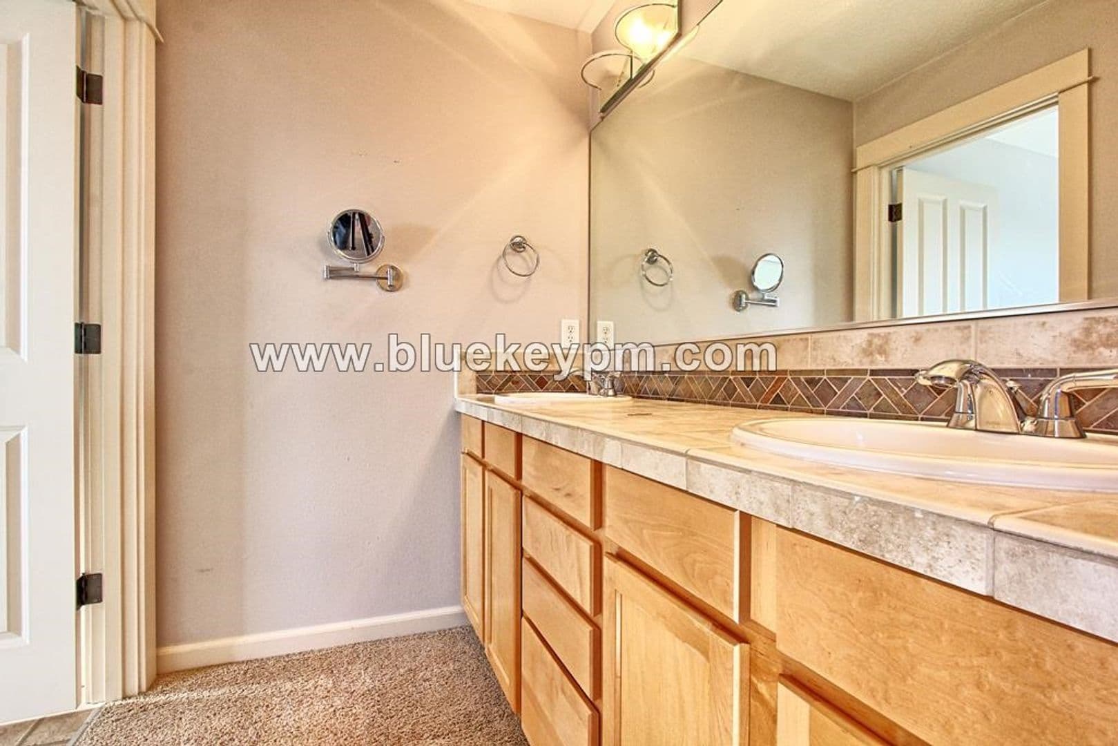 Portland House: 561 NW Lamonde Terrace