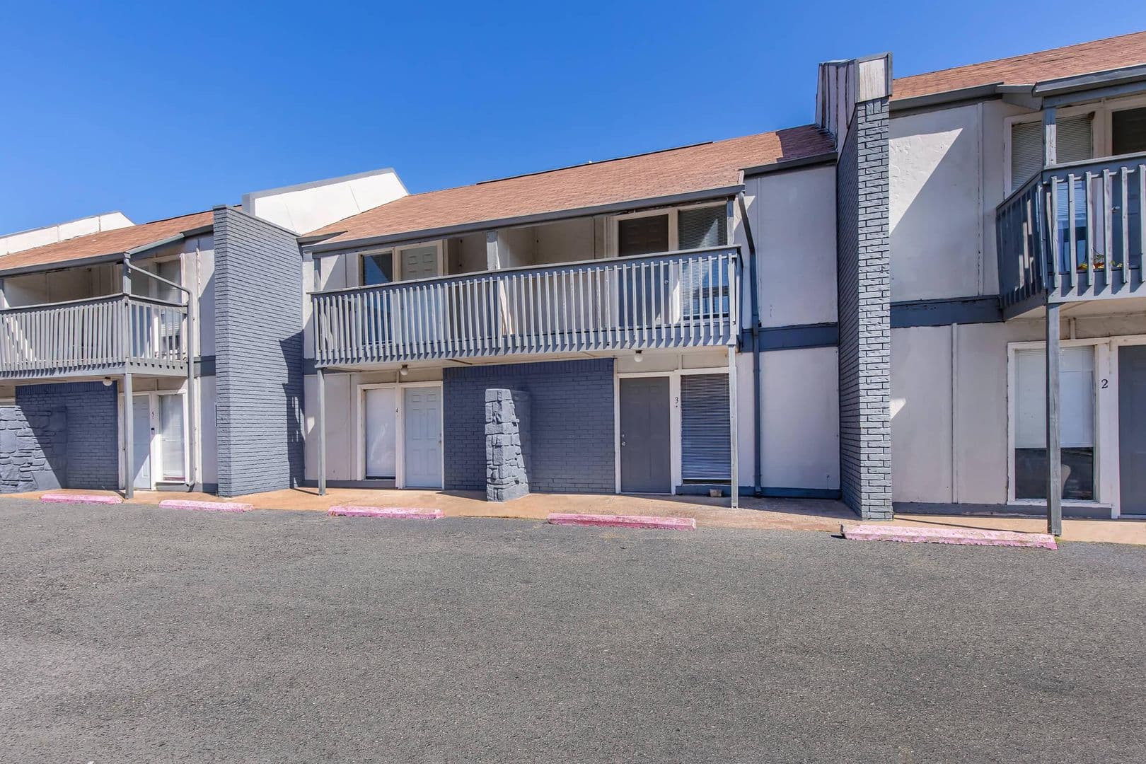 Mannford Apartment: 256 Hinton Blvd #1-A