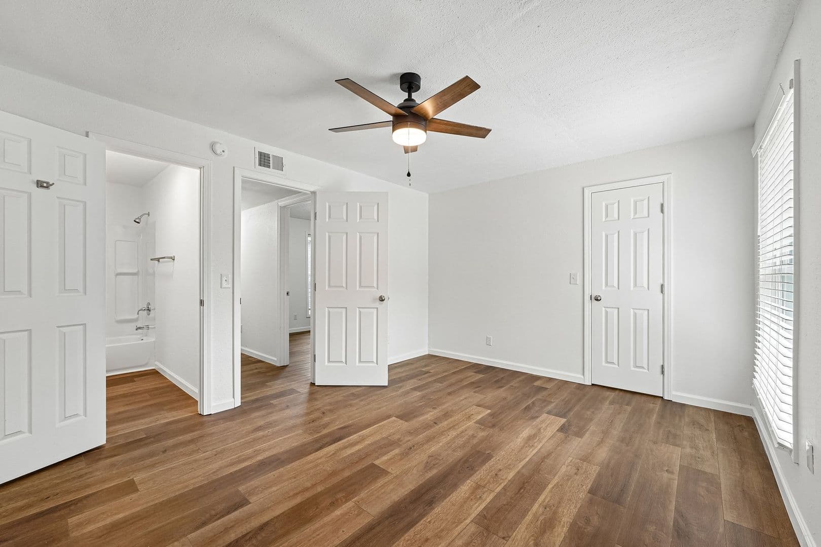 Bethany Apartment: 1900 N Rockwell Ave