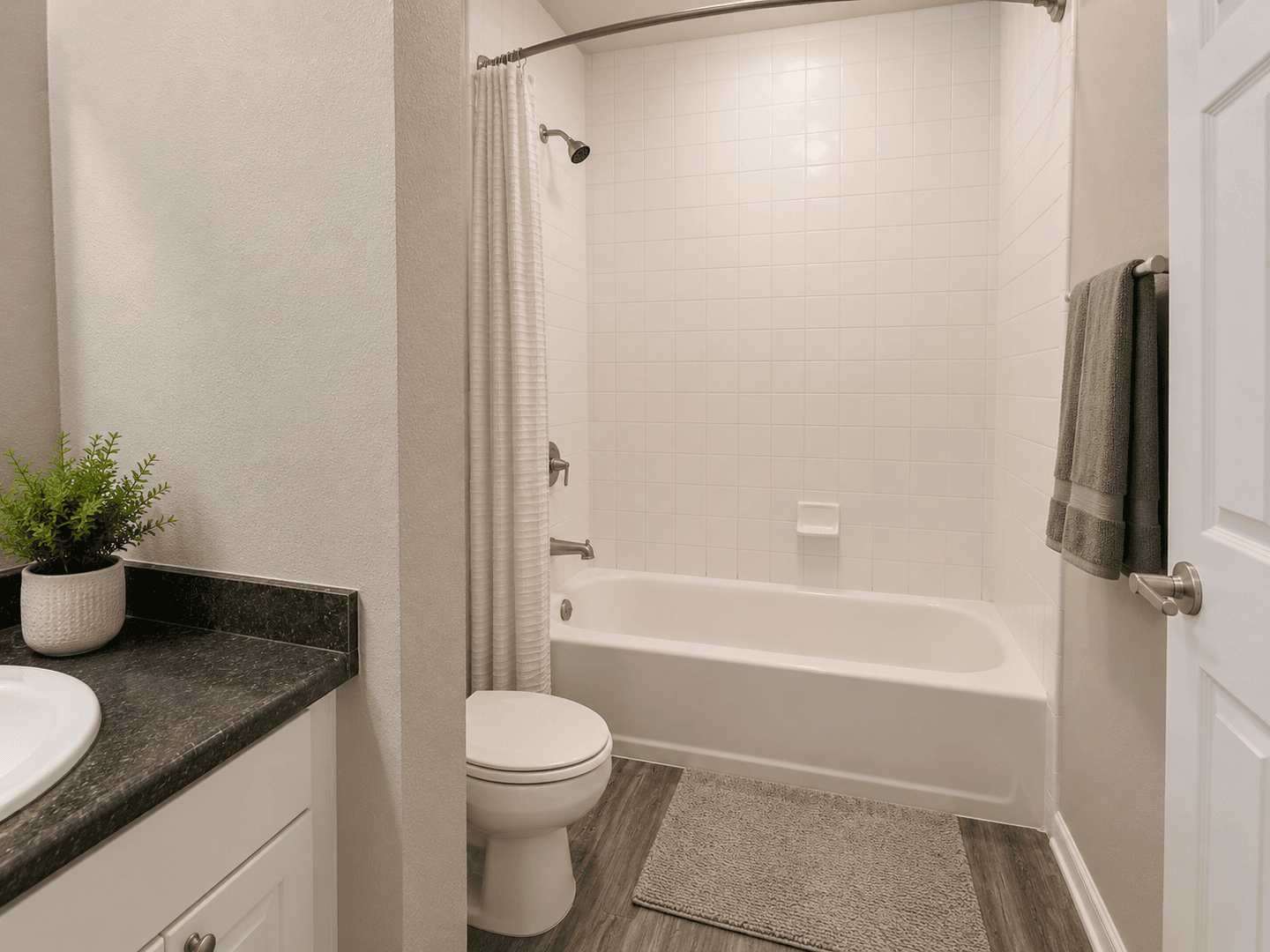 Mannford Apartment: 256 Hinton Blvd #1-A