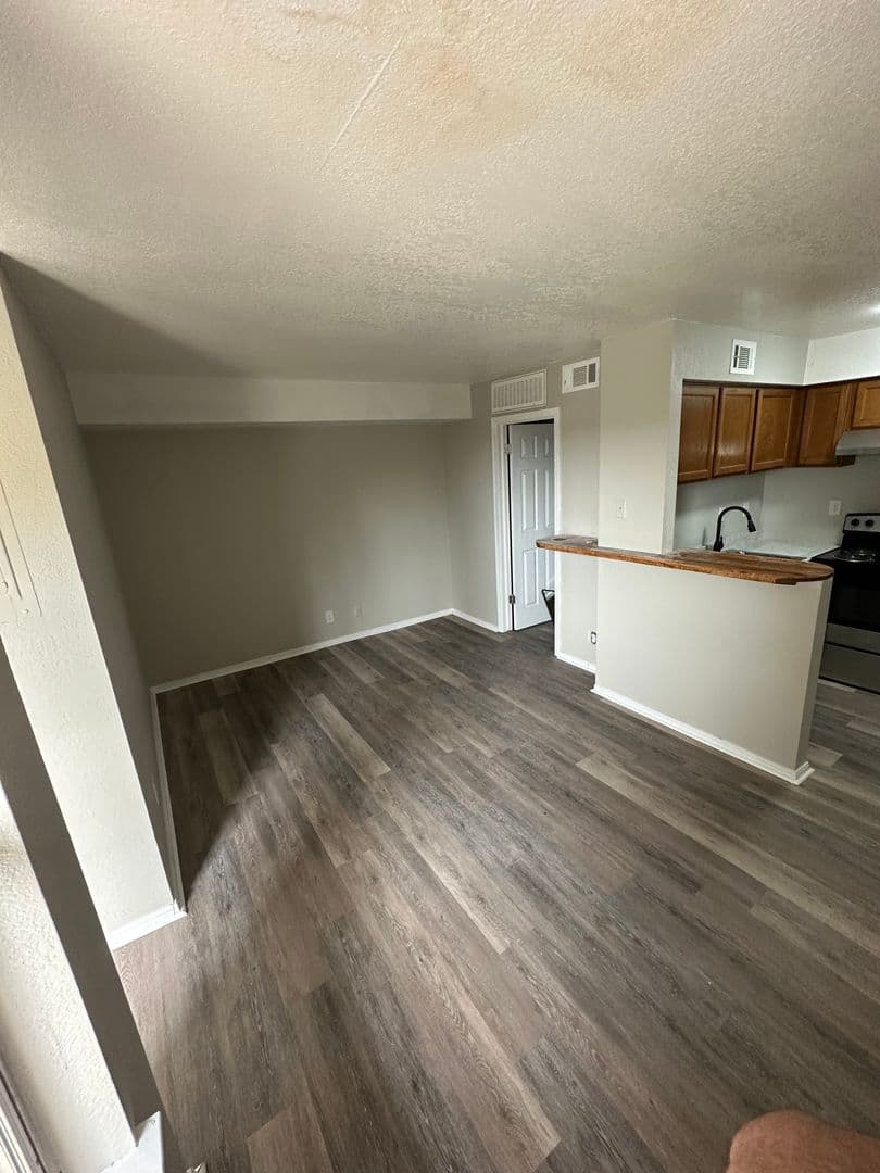 Tulsa Condo: 1730 E 67th St. K #303
