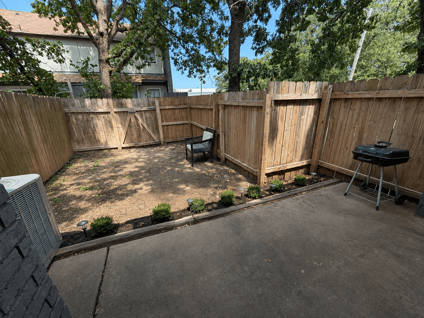 Mannford Apartment: 256 Hinton Blvd #1-A