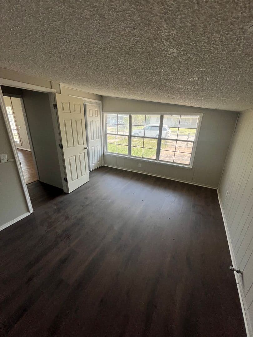 Tulsa House: 267 E 54th St N