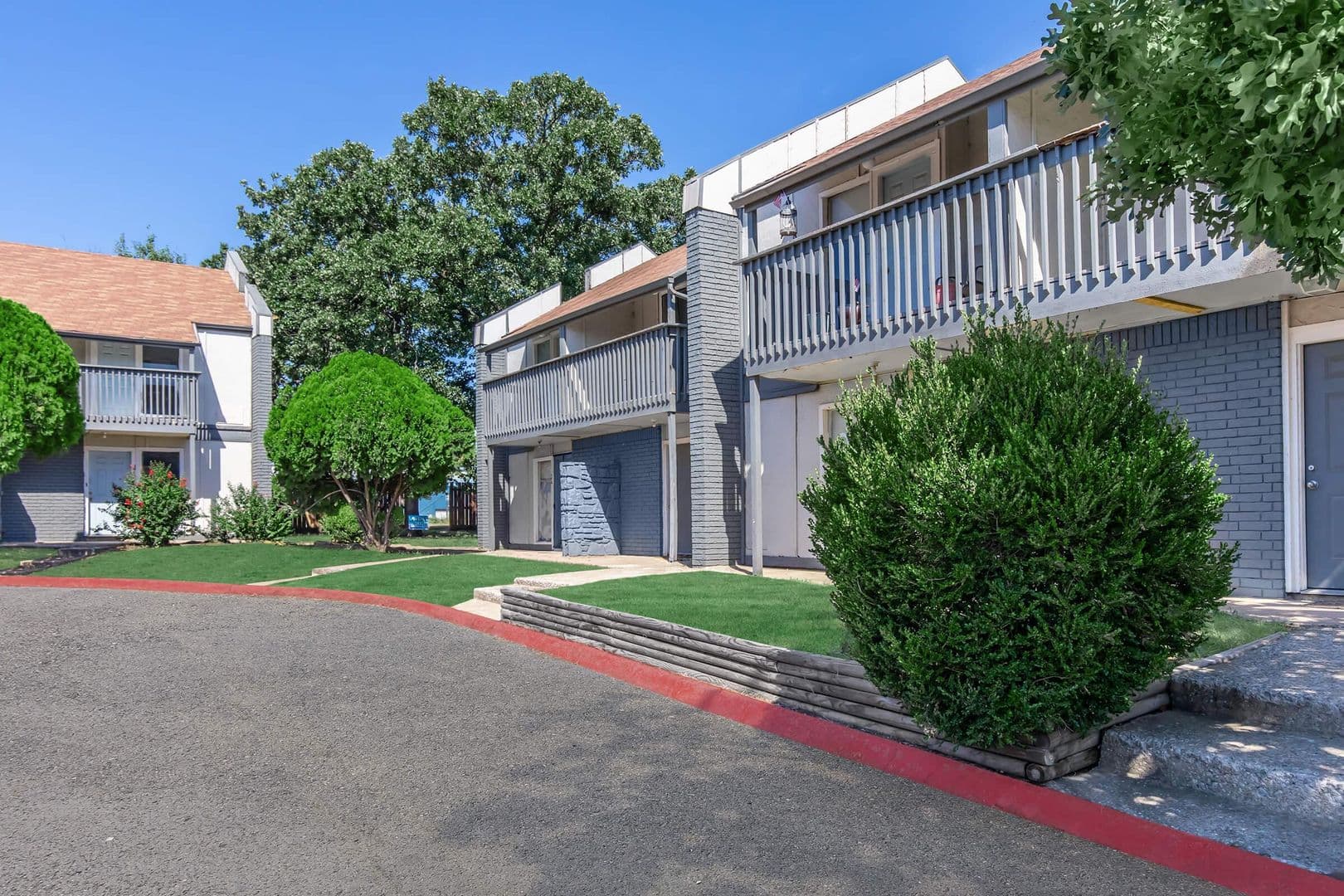 Mannford Apartment: 256 Hinton Blvd #1-A