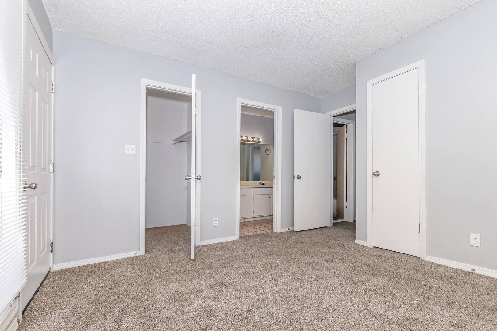 Mannford Apartment: 256 Hinton Blvd #1-A
