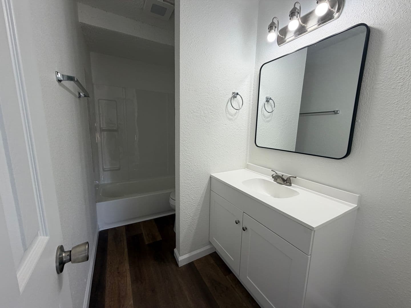 Bethany Apartment: 1900 N Rockwell Ave