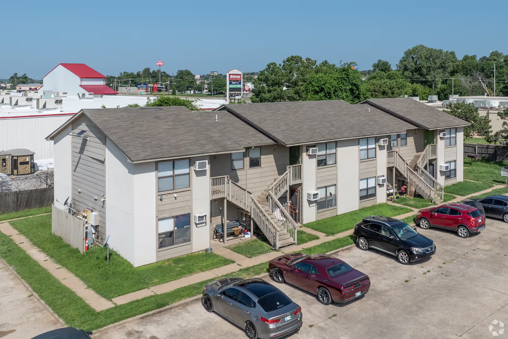 Sand Springs Apartment: 811 E. Pecan St. South