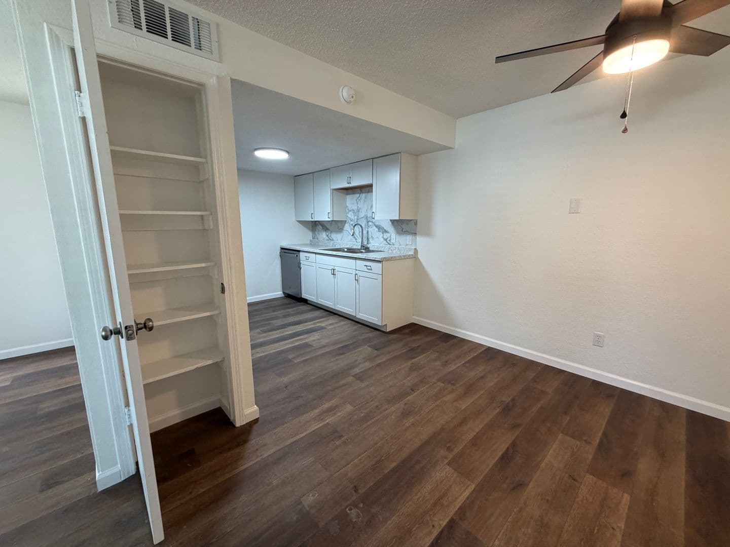 Bethany Apartment: 1900 N Rockwell Ave
