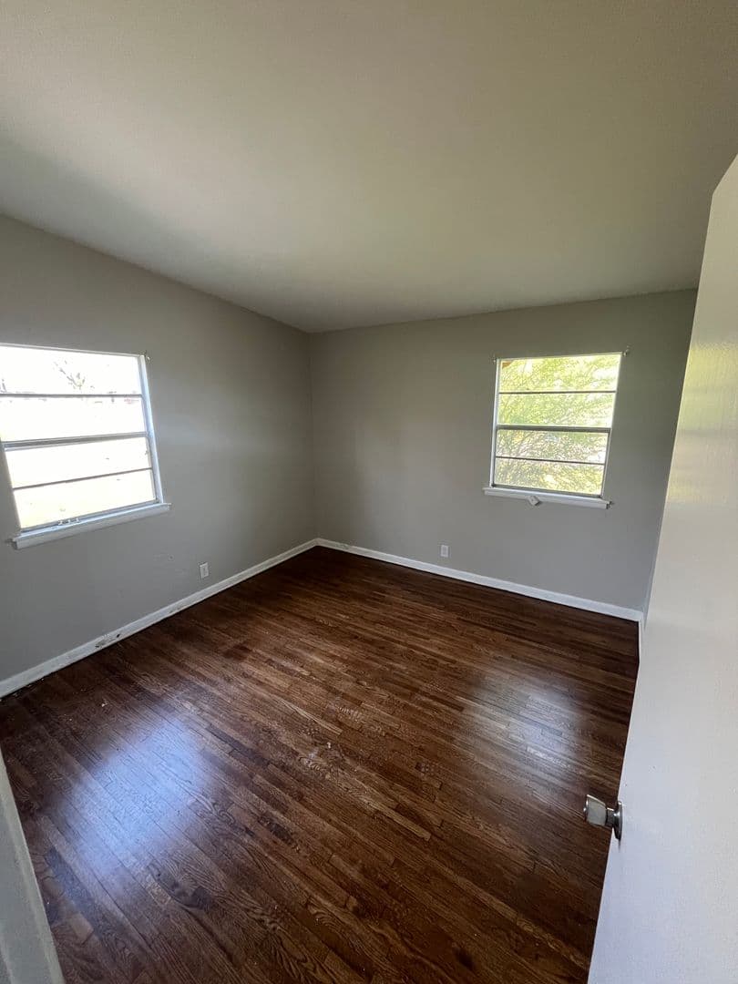 Tulsa House: 267 E 54th St N