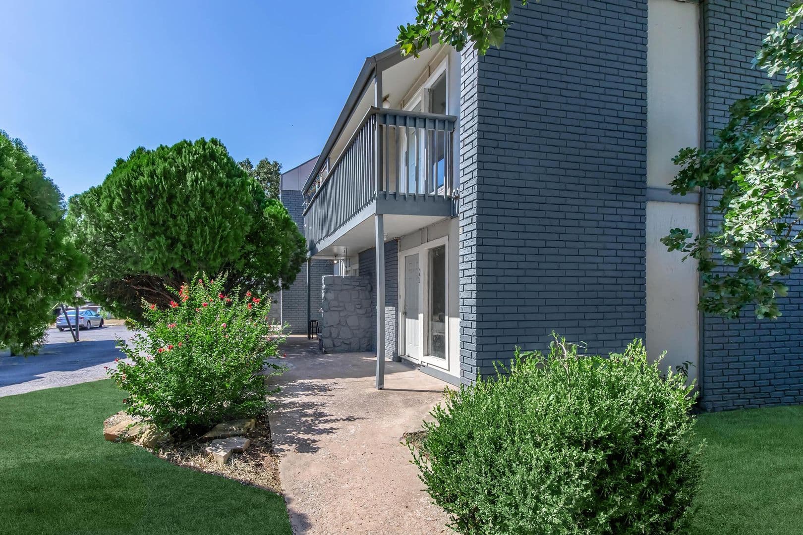 Mannford Apartment: 256 Hinton Blvd #1-A