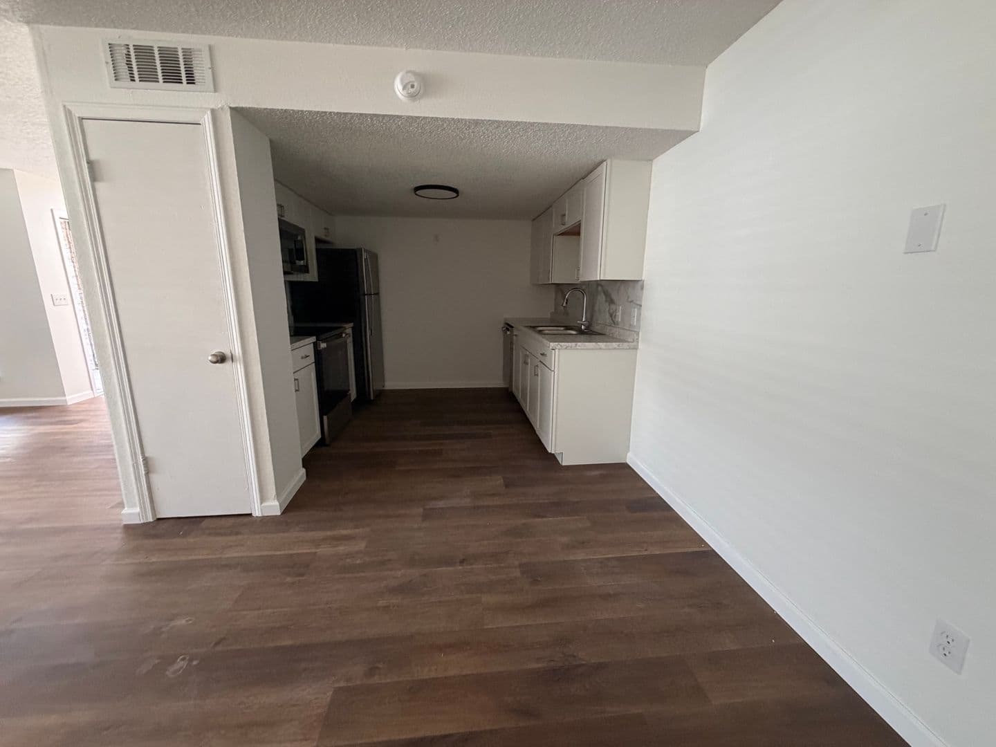 Bethany Apartment: 1900 N Rockwell Ave