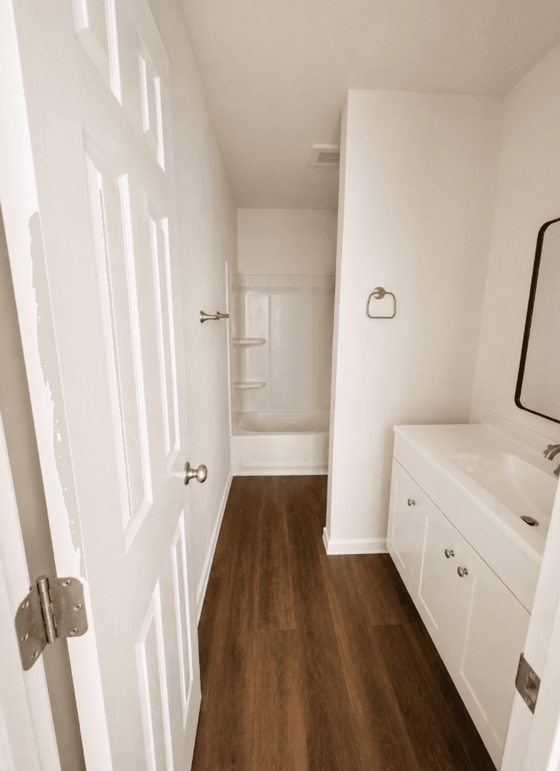 Bethany Apartment: 1900 N Rockwell Ave