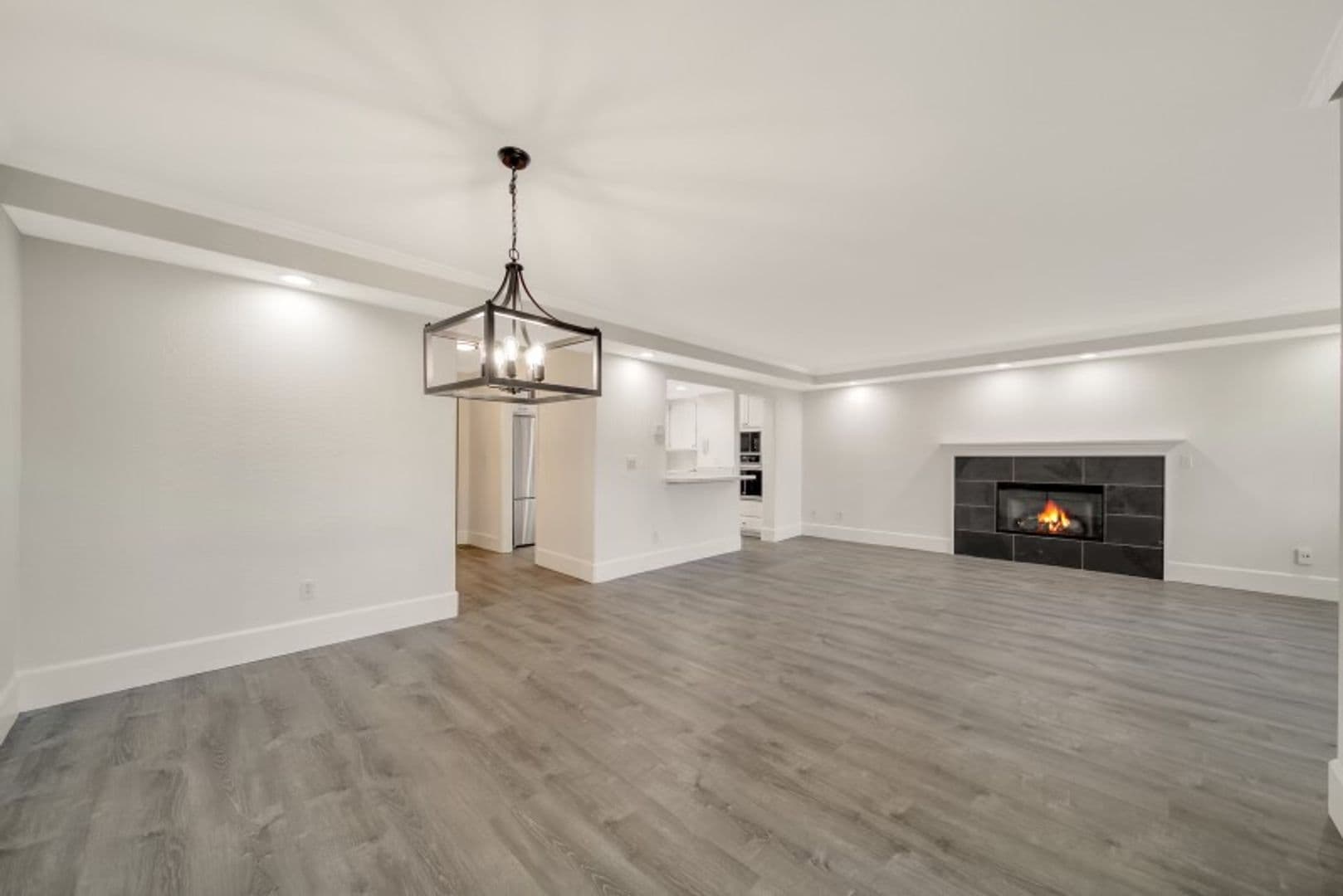 Discovery Bay Townhome: 905 Lido Circle