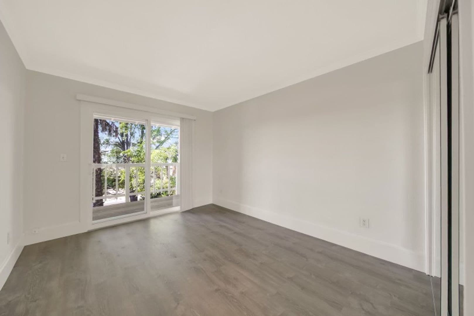 Discovery Bay Townhome: 905 Lido Circle